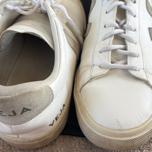 Veja Men's White and Gray Sneakers - Picture 5 of 6